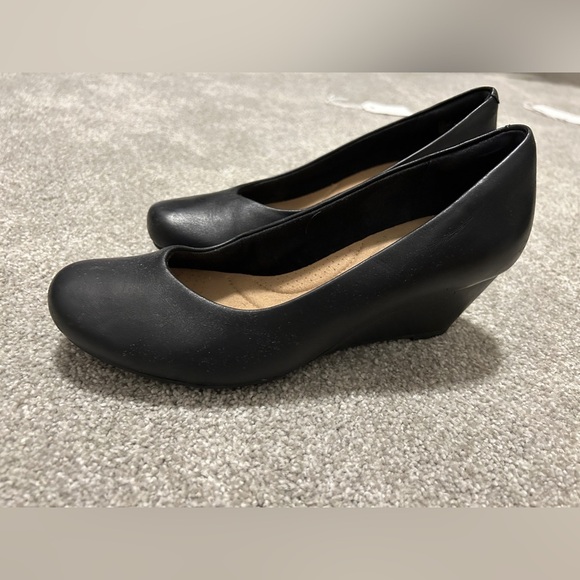 Clark’s Black Leather Wedge Heel Size 6 - Picture 1 of 8